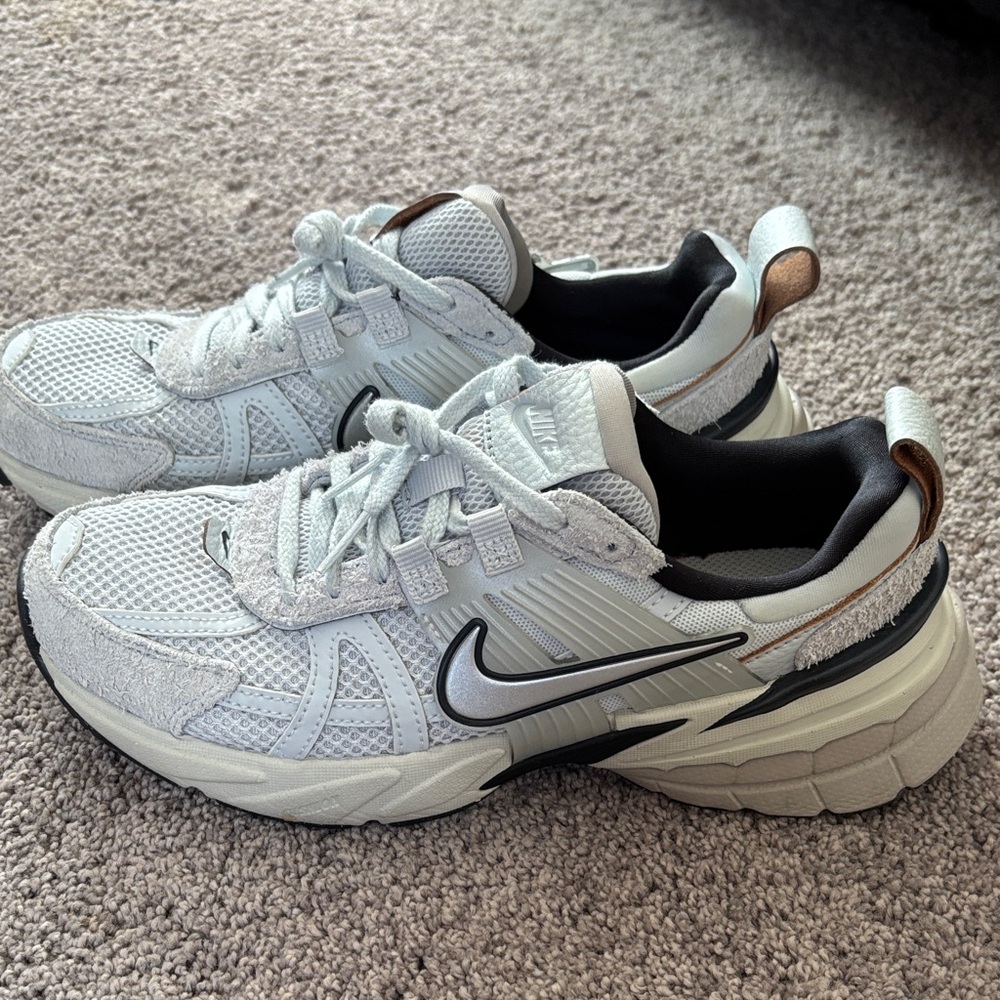 Nike v2k shoes